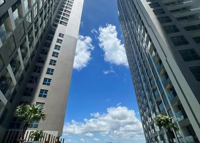 The Ruby - Bay Melody Apartment *